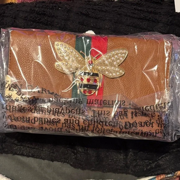 Fashion Designer Handbag and Wallet Set - Picture 10 of 13